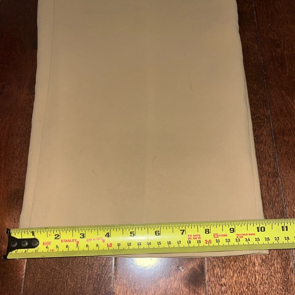 Wilfred Effortless Pants from Aritzia in a beautiful camel/tan shade. Size 12
. - Picture 6 of 11